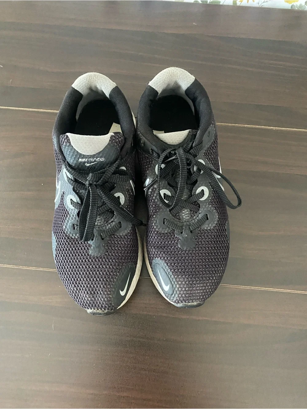 Nike Renew WMN’s Black and White Mesh Running Shoes Size 7.5